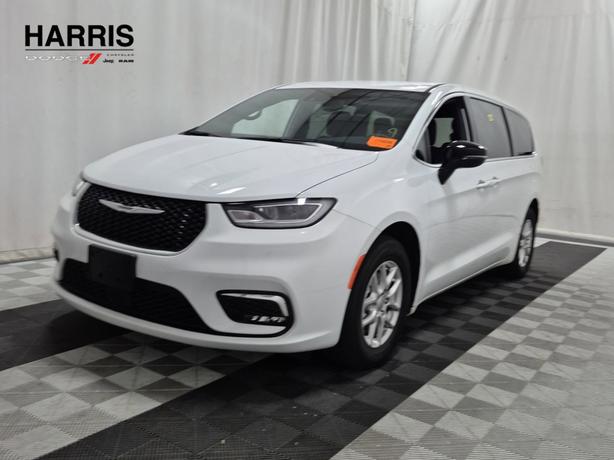2024 Chrysler Pacifica Touring | No Reported Accidents! image 1