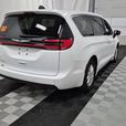 2024 Chrysler Pacifica Touring | No Reported Accidents! thumbnail image 6