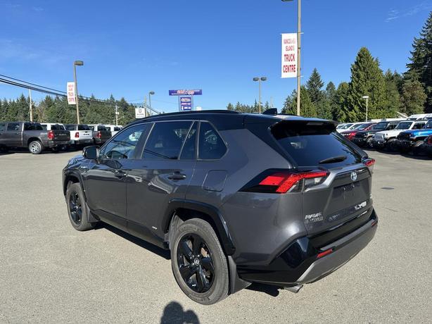 2020 Toyota RAV4 Hybrid Xle image 3
