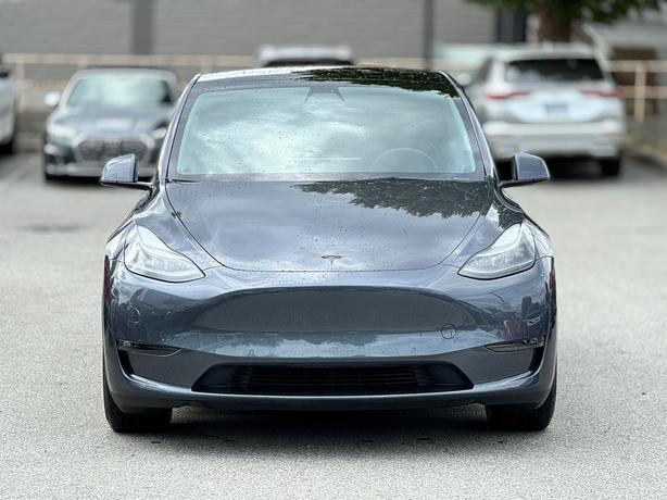 2022 Tesla Model Y Local B.C, Low KMs, No Accidents image 3