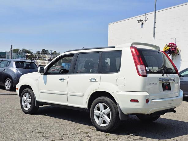2005 Nissan X-Trail 4dr LE AWD Auto image 4