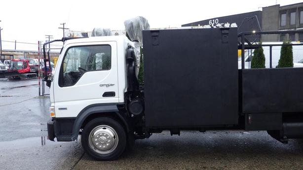 2009 International CF 600 City Star Side Dump Truck 3 Seater  Diesel image 6