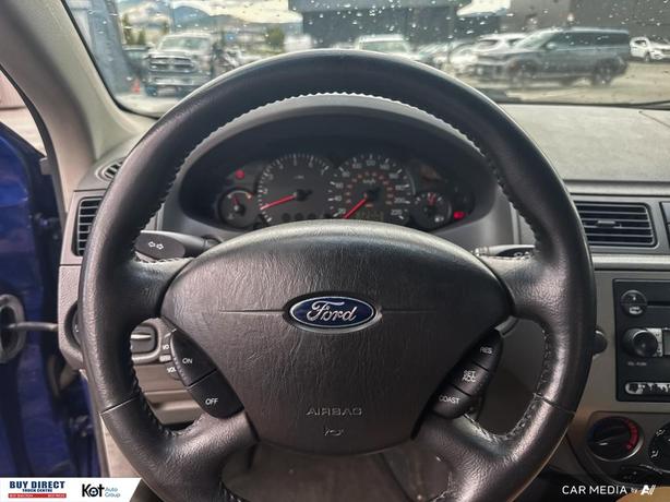 2005 Ford Focus S image 7