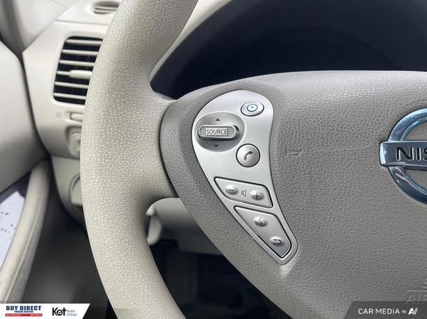 2011 Nissan LEAF SL image 8