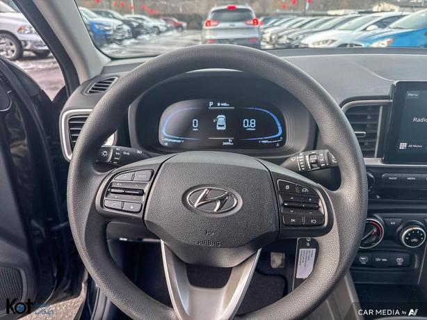 2023 Hyundai Venue Essential FORWARD COLLISION! NO ACCIDENT! image 6