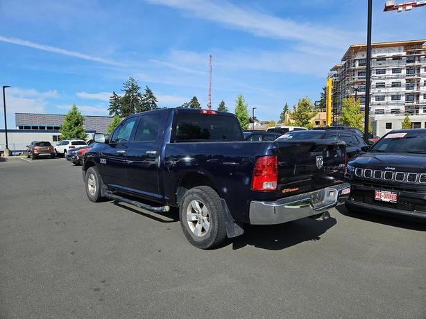 2014 RAM 1500 4WD Crew Cab 140.5 ST | Cruise Control | No Reported Accidents! image 4