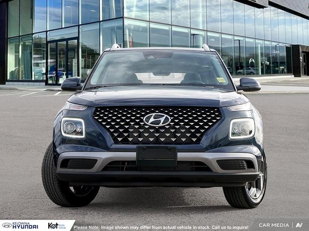 2025 Hyundai Venue ULTIMATE demo image 2