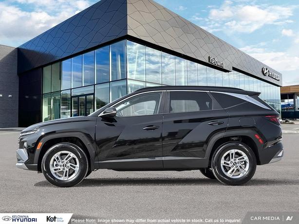 2025 Hyundai Tucson PREFERRED demo image 3