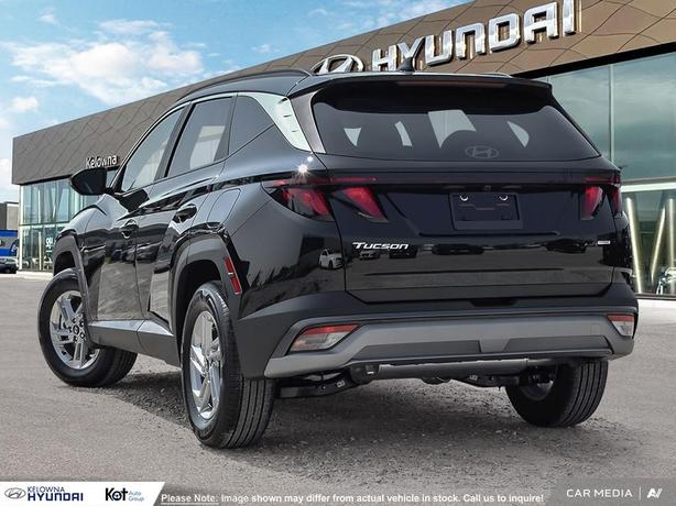2025 Hyundai Tucson PREFERRED demo image 4