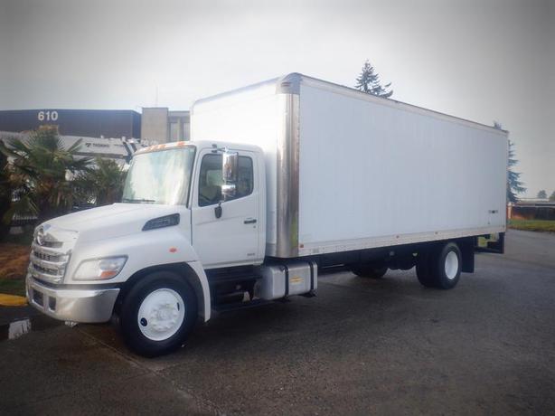 2013 Hino 308 24 Foot Cube Van 3 Seater Diesel image 5