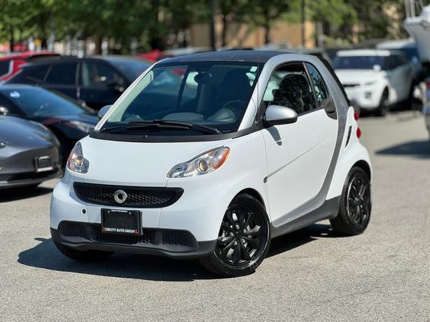2013 smart fortwo - No Accidents, Leather, Heated Seats image 1