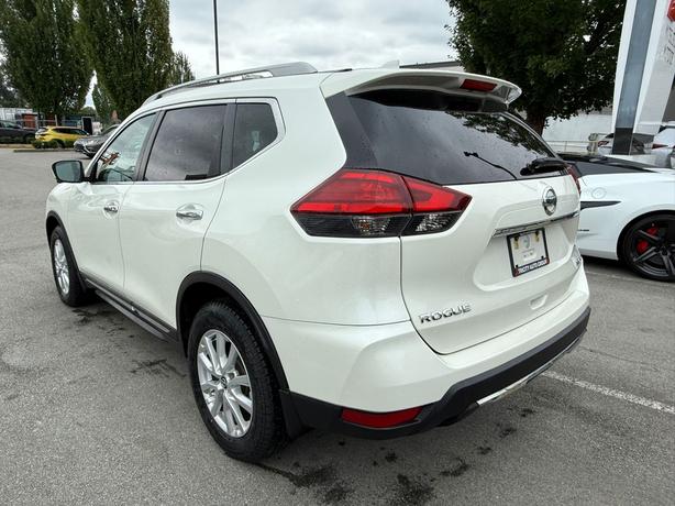2017 Nissan Rogue SV - One Owner, Navigation, Sunroof, Power Trunk image 8