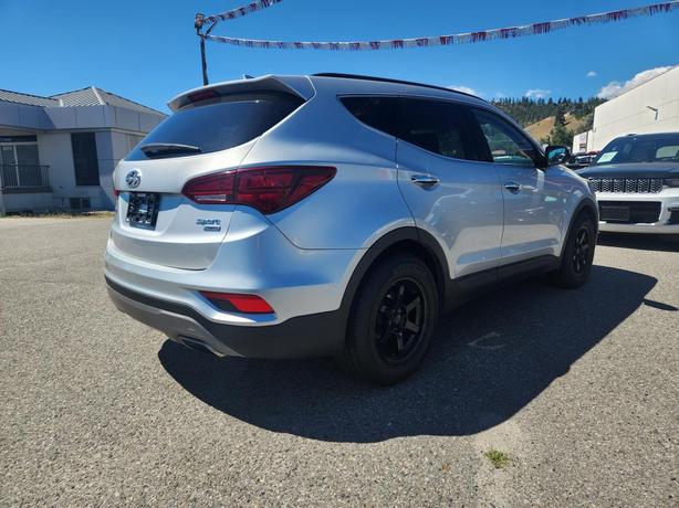 2017 Hyundai Santa Fe Sport SE image 3