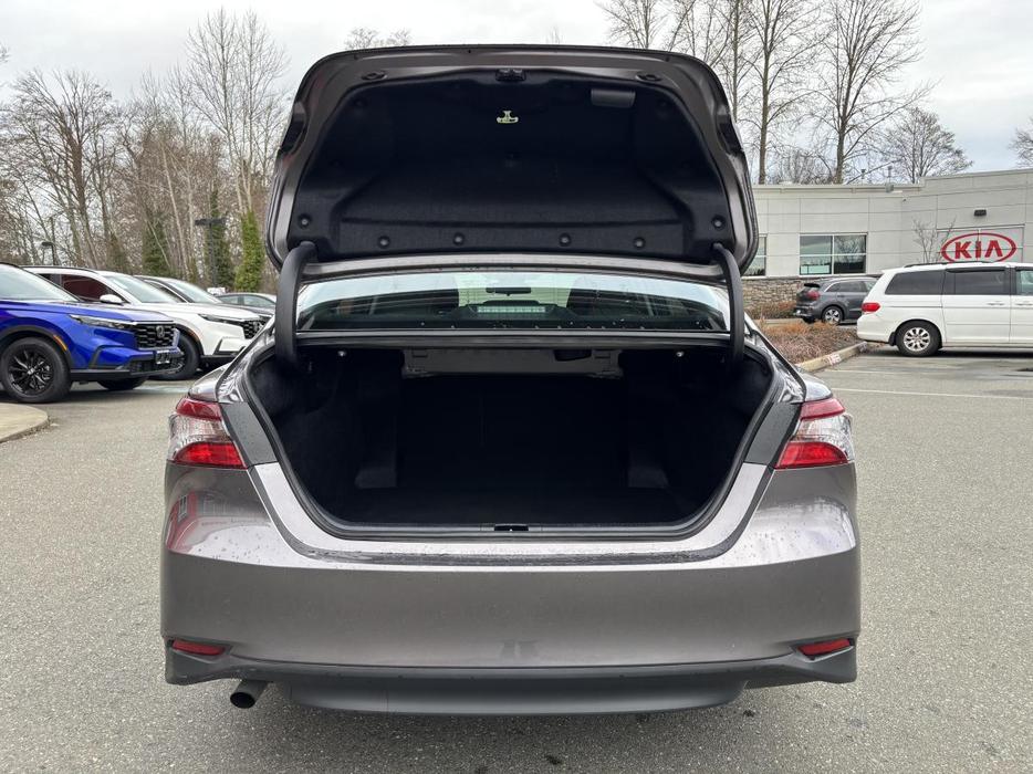 2023 Toyota Camry Hybrid Le display photo