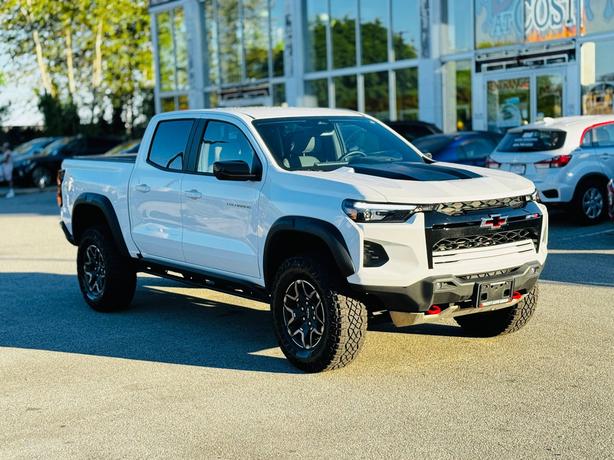 2024 Chevrolet Colorado ZR2 - No Accidents, One Owner image 3