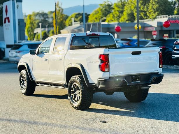 2024 Chevrolet Colorado ZR2 - No Accidents, One Owner image 7