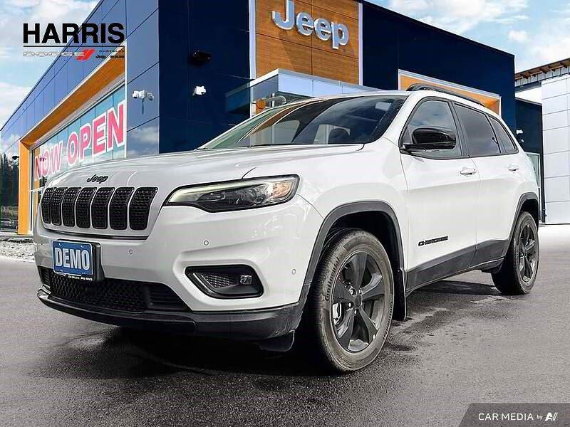 2023 Jeep Cherokee Altitude 4x4 | Panoramic Sunroof | GPS Nav! display photo