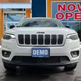 2023 Jeep Cherokee Altitude 4x4 | Panoramic Sunroof | GPS Nav! thumbnail image 2