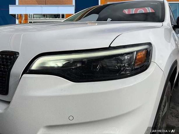 2023 Jeep Cherokee Altitude 4x4 | Panoramic Sunroof | GPS Nav! image 8