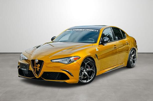 2022 Alfa Romeo Giulia Quadrifoglio - No Accidents, Navi, Parking Sensors image 1