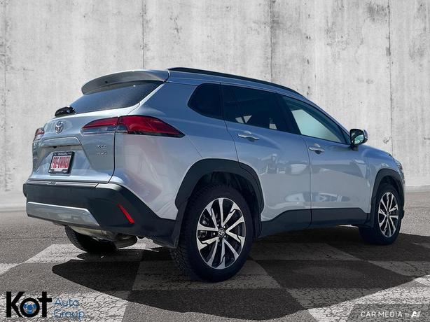 2024 Toyota Corolla Cross Xle | Locally Owned image 5