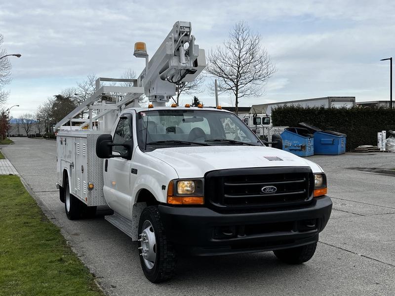 2001 Ford F-450 SD Altec Service Truck Bucket Truck 2WD display photo