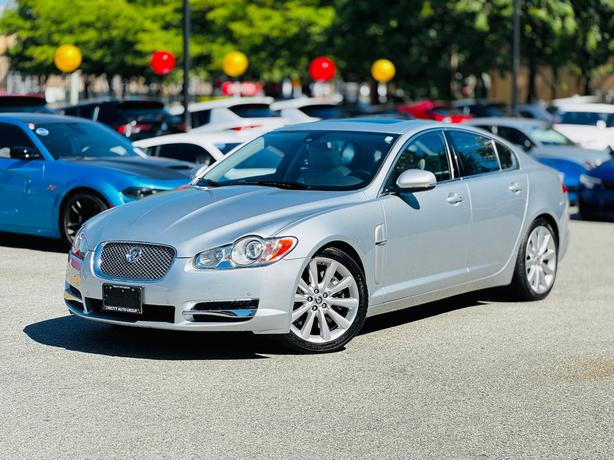 2011 Jaguar XF 4dr Sdn Premium Luxury image 2