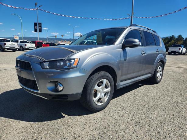 2013 Mitsubishi Outlander LS image 1