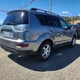 2013 Mitsubishi Outlander LS thumbnail image 3