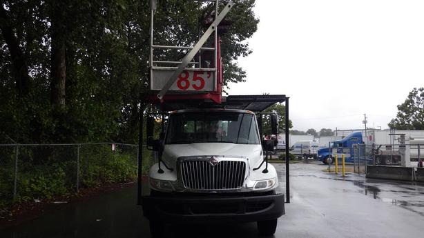 2010 International 4300 Durastar  Bucket Flat Deck Truck 3 Seater Diesel image 3