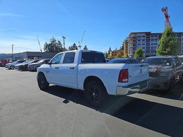 2023 RAM 1500 Classic SLT 4x4 Crew Cab 5'7 Box | No Reported Accidents! image 4