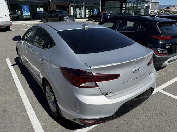 2020 Hyundai Elantra PREFERRED image 3