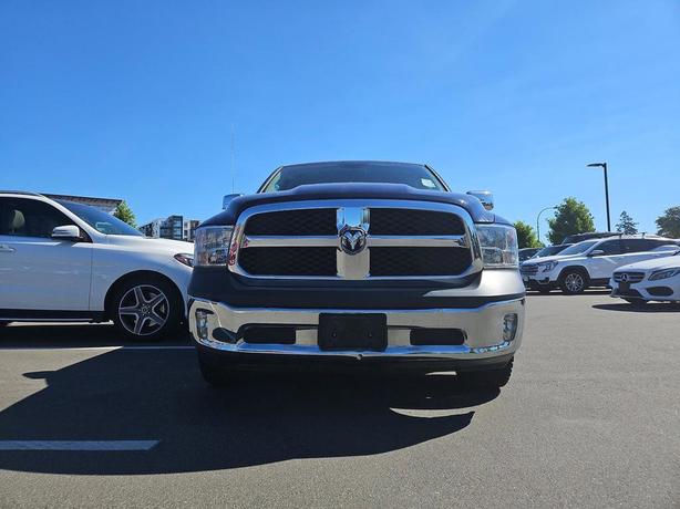 2014 RAM 1500 4WD Crew Cab 140.5 ST | Cruise Control | No Reported Accidents! image 2