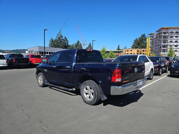 2014 RAM 1500 4WD Crew Cab 140.5 ST | Cruise Control | No Reported Accidents! image 4