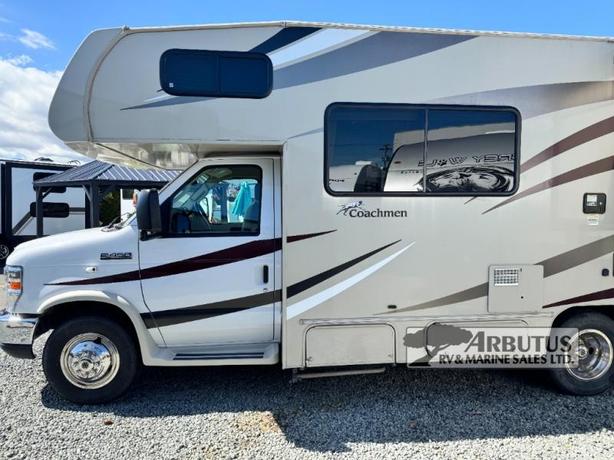 Used 2017 Coachmen RV Leprechaun 210RS image 6