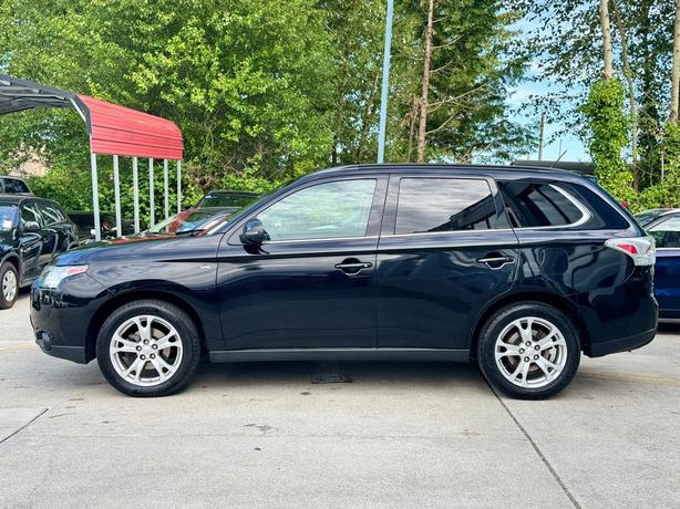 2014 Mitsubishi Outlander GT - Leather, Power Tailgate, Sunroof, Backup Cam image 8