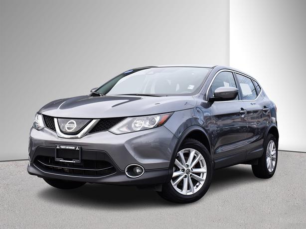 2019 Nissan Qashqai SV - Sunroof, Heated Steering Wheel, Manager Demo image 1