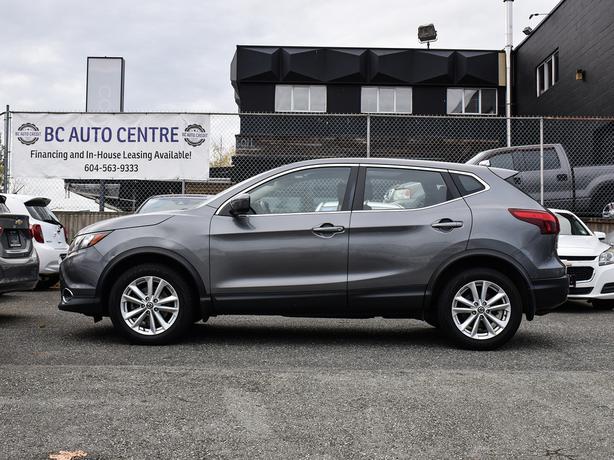 2019 Nissan Qashqai SV - Sunroof, Heated Steering Wheel, Manager Demo image 2