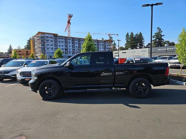 2020 RAM 1500 Classic Express 4x4 Quad Cab 6'4 Box | Cruise Control! image 3