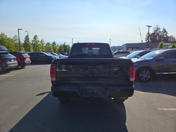 2020 RAM 1500 Classic Express 4x4 Quad Cab 6'4 Box | Cruise Control! image 5