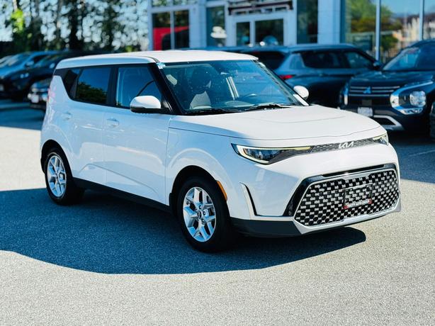 2023 Kia Soul EX - Heated Seats, Heated Steering Wheel image 3