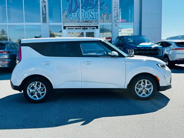 2023 Kia Soul EX - Heated Seats, Heated Steering Wheel image 4