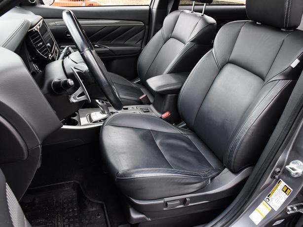 2019 Mitsubishi Outlander PHEV GT - 360 Cameras, Sunroof, Leather, Power Trunk image 8