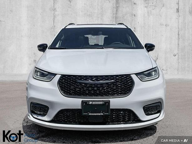 2024 Chrysler Pacifica Hybrid Premium S Appearance demo image 8