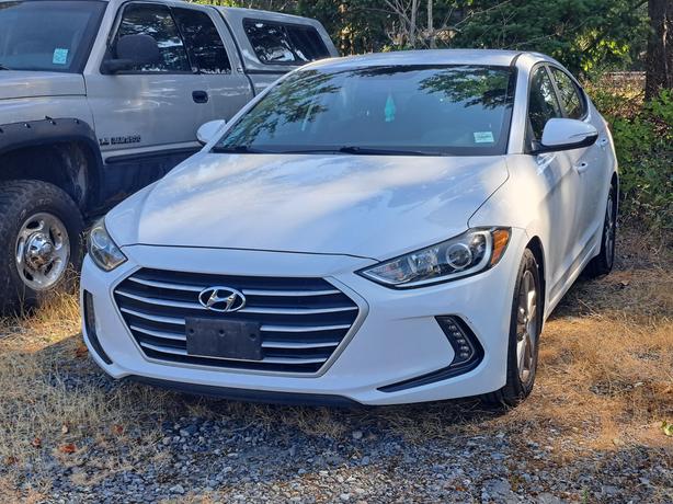 2018 Hyundai Elantra image 1