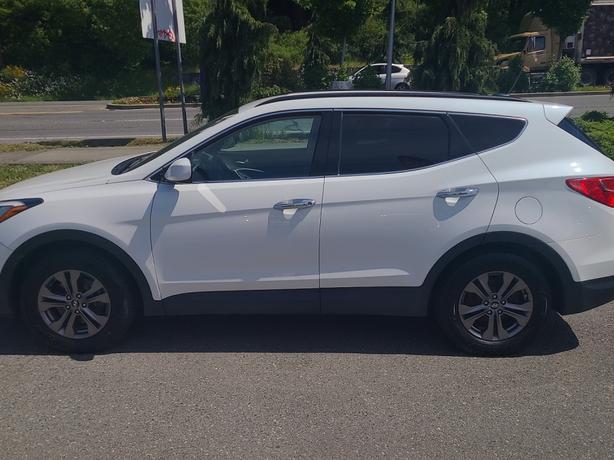 2014 Hyundai  Santa Fe Sport awd 4 cyl sport bc no claims image 3