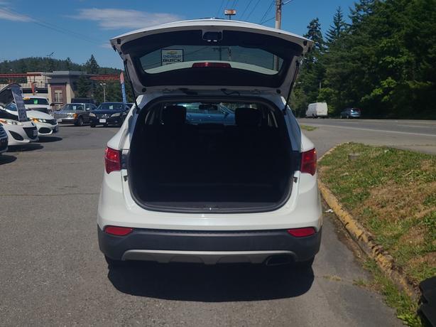 2014 Hyundai  Santa Fe Sport awd 4 cyl sport bc no claims image 8