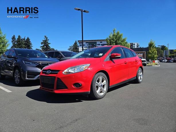 2013 Ford Focus 5dr HB SE | Bluetooth Integration | Keyless Entry! image 1