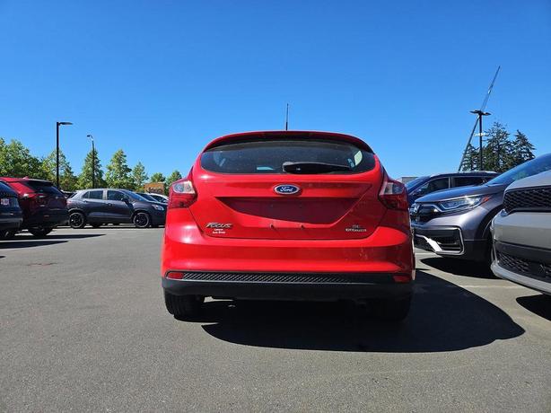 2013 Ford Focus 5dr HB SE | Bluetooth Integration | Keyless Entry! image 5