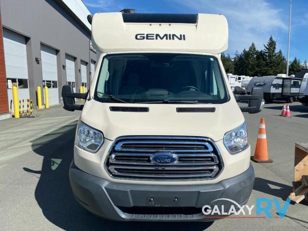 Used 2016 Thor Motor Coach Gemini 23TR image 1